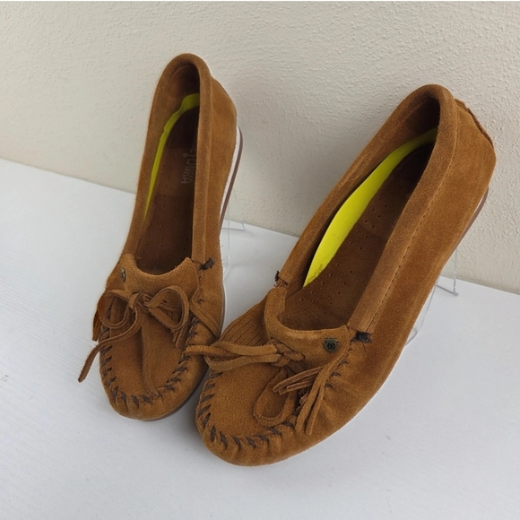 Minnetonka Kilty Plus 4302 Womens Sz 9.5 Cinnamon Brown Suede Driving Mocs Shoes - Picture 1 of 12